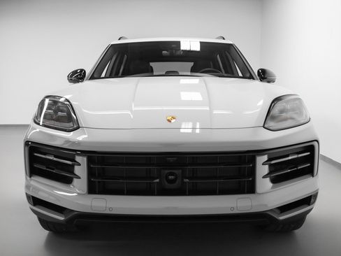 Certified 2026 Porsche Cayenne E-Hybrid AWD/4WD image 8