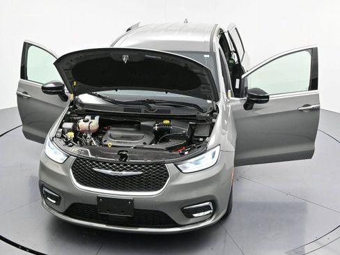 Used 2025 Chrysler Pacifica Select FWD image 70