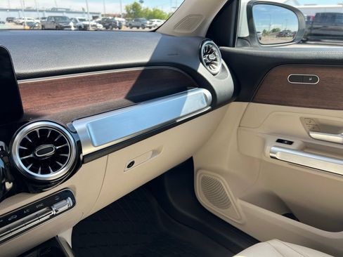 Certified 2022 Mercedes-Benz GLB 250 4MATIC image 20