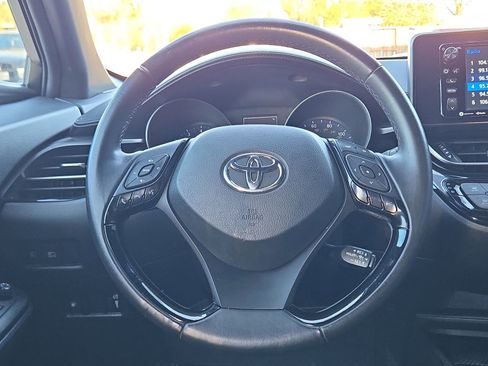 Used 2018 Toyota C-HR XLE image 14