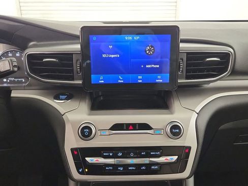 Used 2022 Ford Explorer XLT w/ Equipment Group 202A AWD/4WD image 13