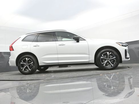 New 2026 Volvo XC60 B5 Core w/ Climate Package image 36