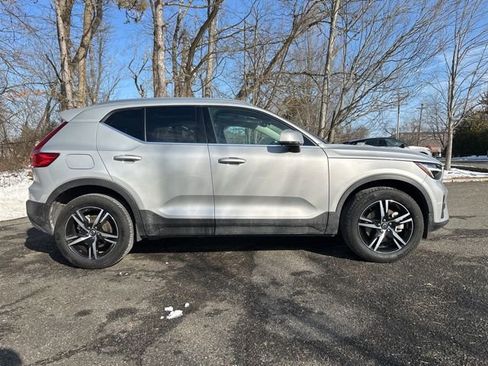 Certified 2025 Volvo XC40 B5 Core image 10
