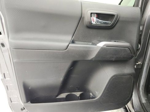 Used 2023 Toyota Tacoma TRD Off-Road image 9