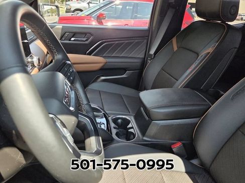 Used 2025 GMC Canyon AT4 w/ Nightfall Edition AWD/4WD image 9