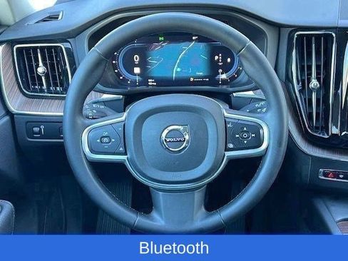 Used 2022 Volvo XC60 B5 Momentum w/ Protection Package Premier image 13