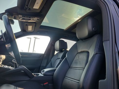 Certified 2023 Porsche Cayenne AWD/4WD image 39