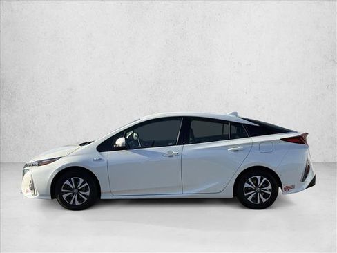 Used 2017 Toyota Prius Prime Advanced image 8