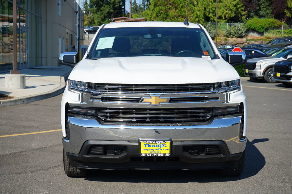 Used 2022 Chevrolet Silverado 1500 LT AWD/4WD image 2