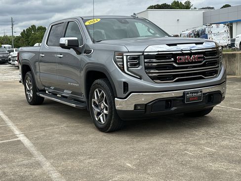 Certified 2024 GMC Sierra 1500 SLT w/ SLT Premium Plus Package AWD/4WD image 3