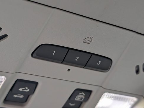 Used 2019 Chevrolet Equinox Premier image 36