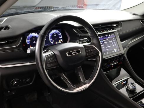 Used 2022 Jeep Grand Cherokee L Laredo w/ Luxury Tech Group I AWD/4WD image 17