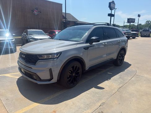 Used 2023 Kia Sorento SX FWD image 4