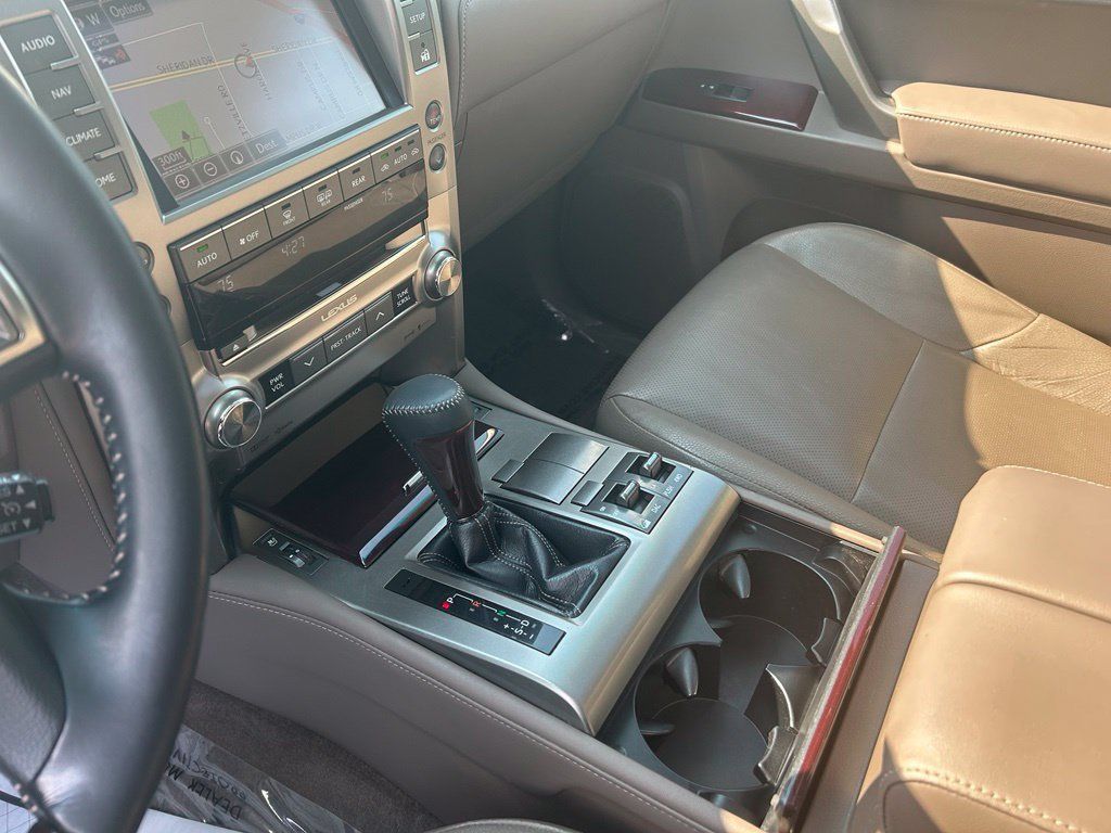 Used 2016 Lexus GX 460 w/ Premium Package AWD/4WD image 12