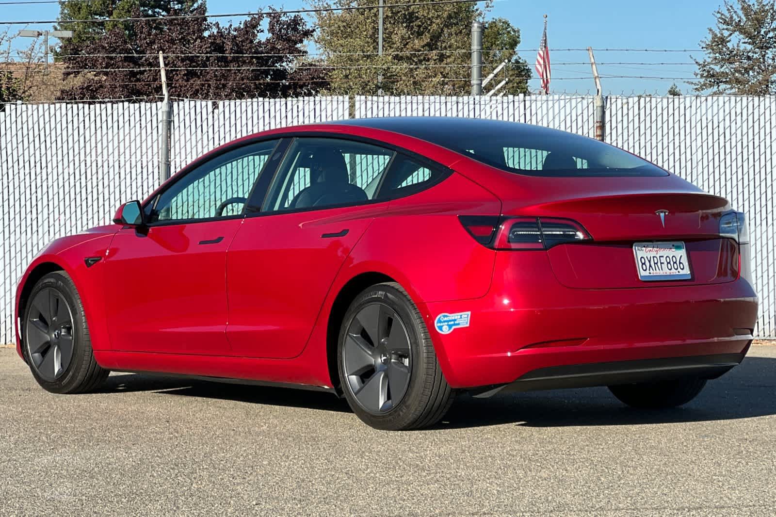 Used 2021 Tesla Model 3 Standard Range Plus RWD image 5