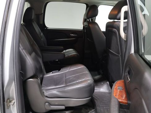 Used 2013 Chevrolet Suburban LT w/ Luxury Package AWD/4WD image 26
