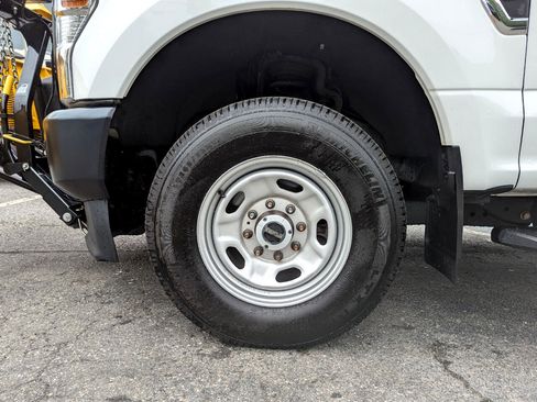 Used 2022 Ford F250 XL w/ Power Equipment Group image 38