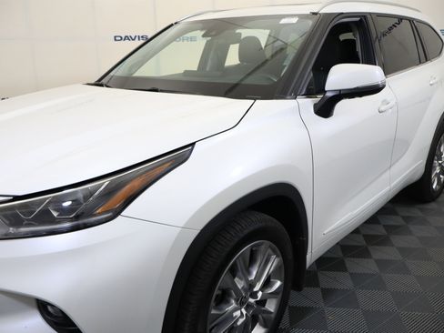Used 2021 Toyota Highlander Limited AWD/4WD image 13