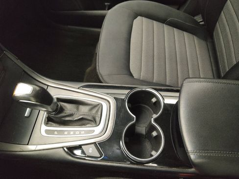 Used 2018 Ford Edge SE AWD/4WD image 26