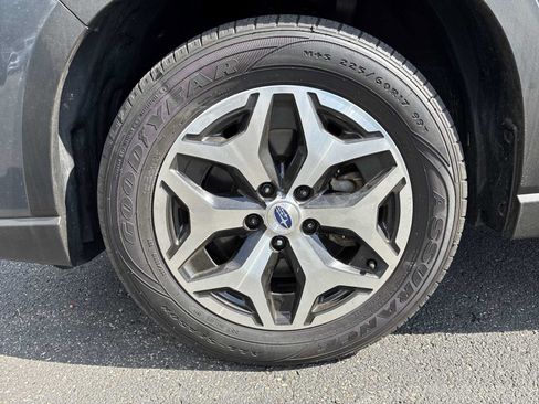 Used 2020 Subaru Forester Premium AWD/4WD image 18