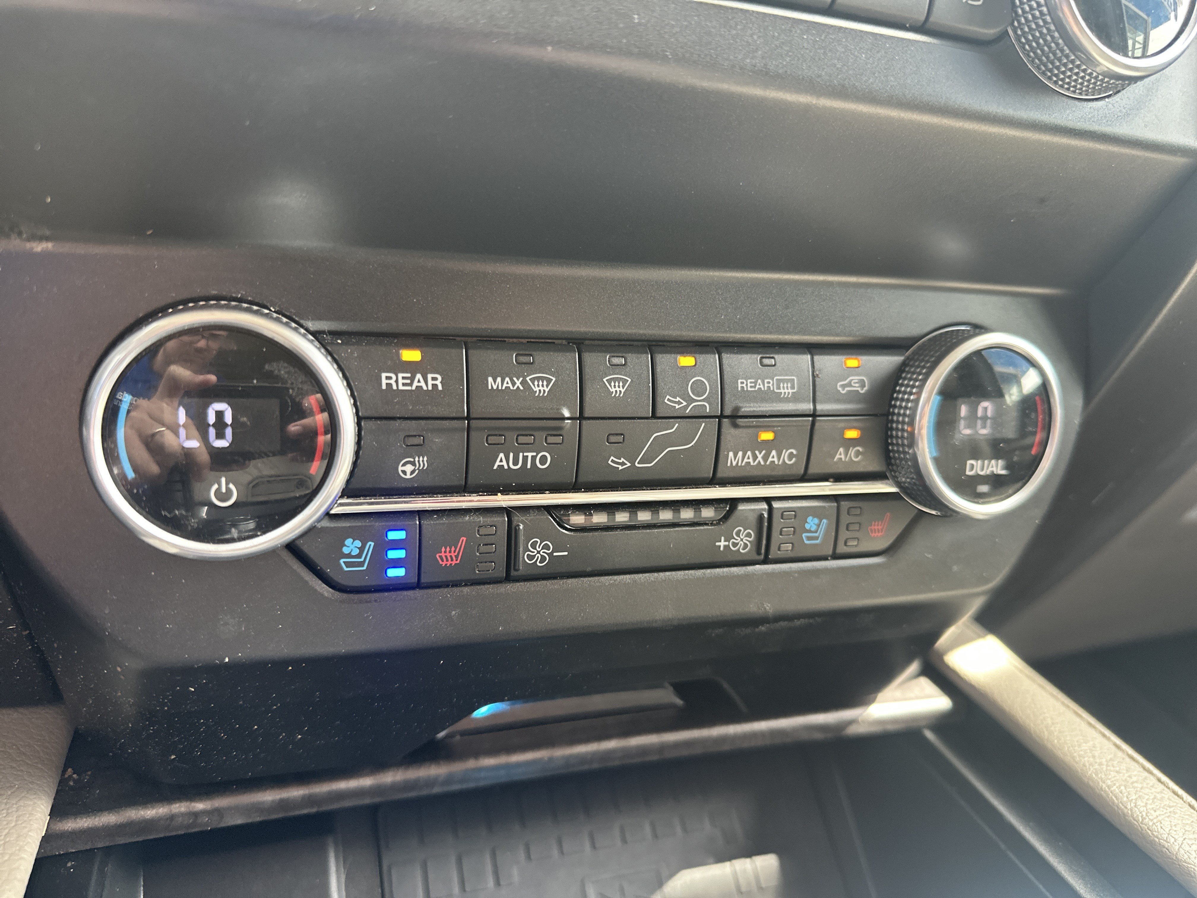Used 2021 Ford Expedition Limited AWD/4WD image 18