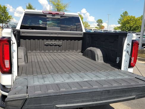 Used 2024 GMC Sierra 1500 AT4 w/ Technology Package AWD/4WD image 8