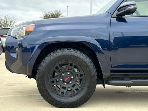 Used 2024 Toyota 4Runner SR5 Premium w/ Moonroof Package RWD image 5