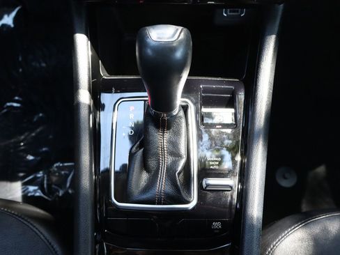 Used 2022 Jeep Compass Limited image 36