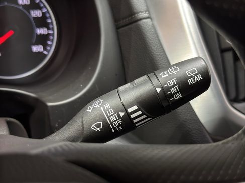 Used 2024 GMC Terrain SLE w/ Driver Convenience Package image 25