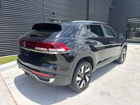 Used 2025 Volkswagen Atlas Cross Sport SE FWD image 11