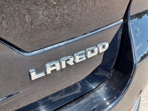 Used 2023 Jeep Grand Cherokee Laredo w/ Luxury Tech Group I AWD/4WD image 7
