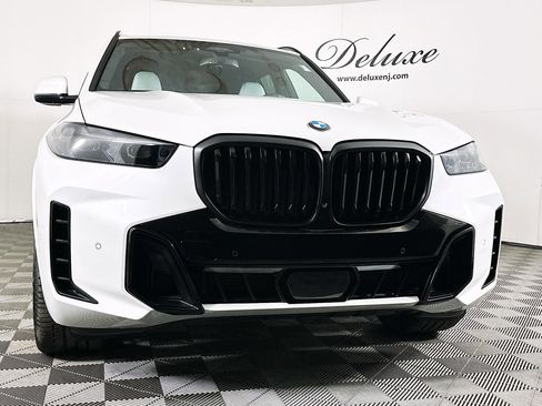 Used 2024 BMW X5 xDrive40i w/ M Sport Package AWD/4WD image 30