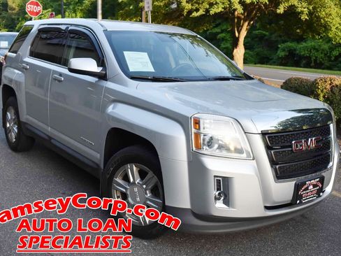 Used 2015 GMC Terrain SLE w/ LPO, Protection Package FWD image 2