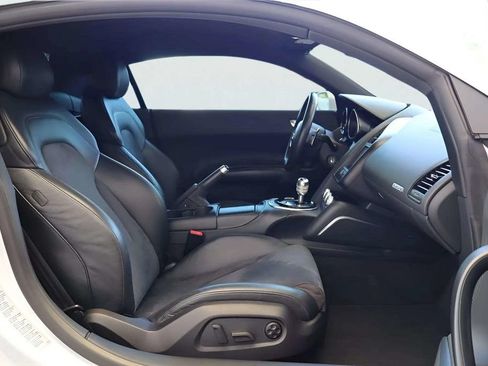 Used 2014 Audi R8 V8 w/ Convenience Package AWD/4WD image 23
