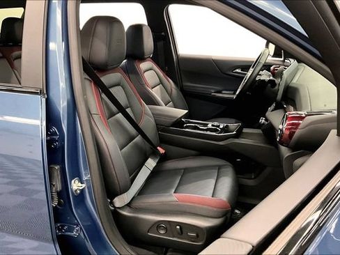 Used 2026 Chevrolet Equinox RS w/ Convenience Package III FWD image 8