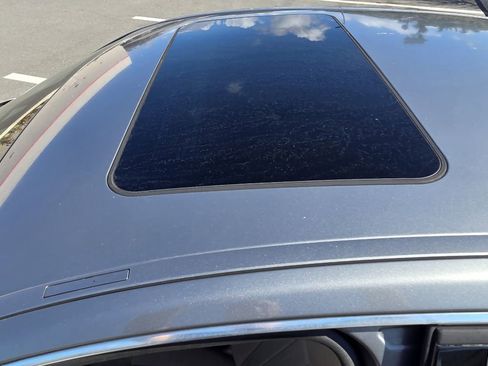 Used 2014 Mercedes-Benz E 250 BlueTEC Sedan image 6