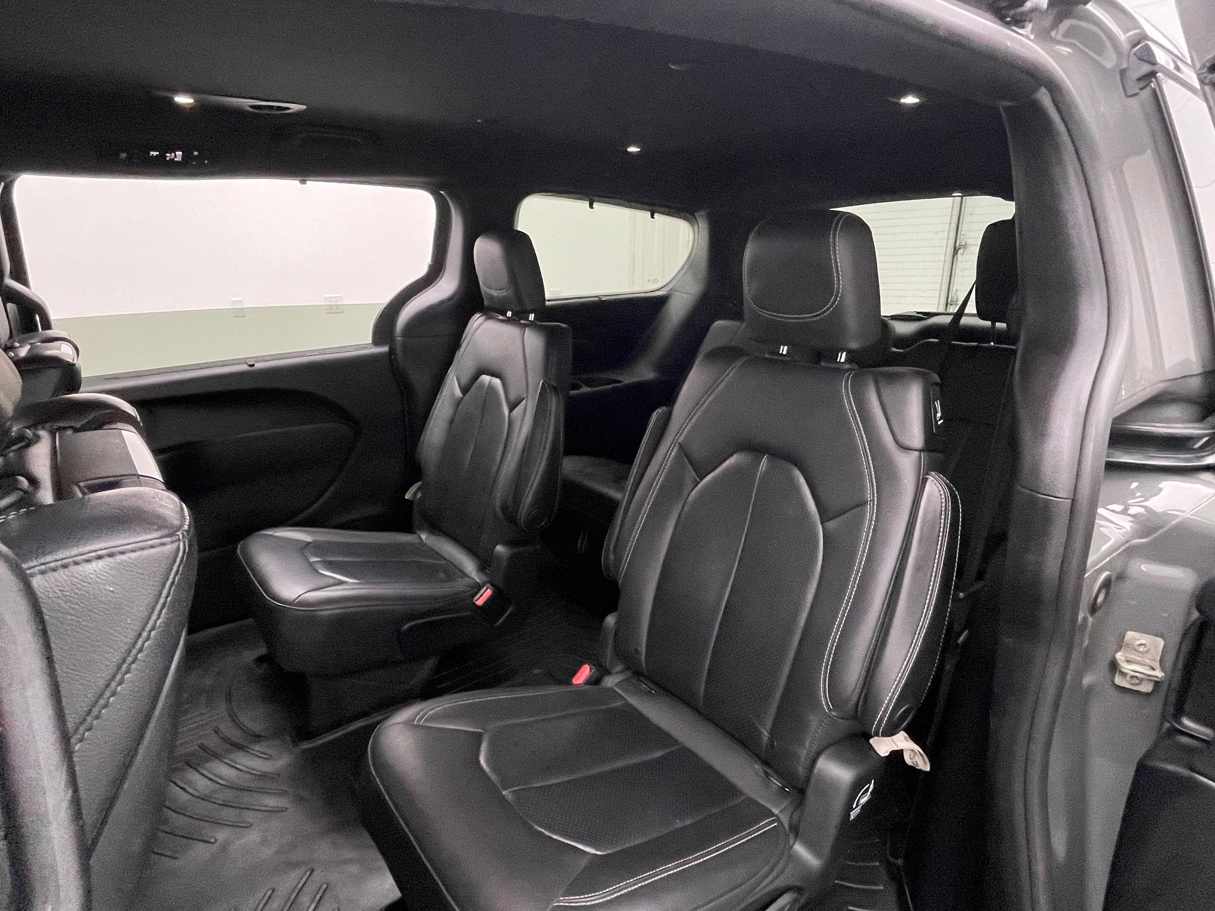 Used 2020 Chrysler Pacifica Touring-L Plus w/ S Appearance Package FWD image 43