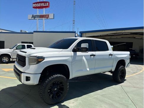 Used 2019 Toyota Tundra SR5 AWD/4WD image 1