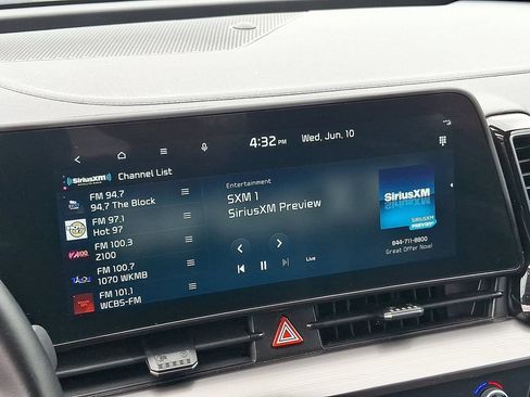 Used 2024 Kia Sportage EX AWD/4WD image 17
