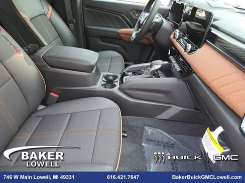 New 2025 GMC Canyon AT4 image 10