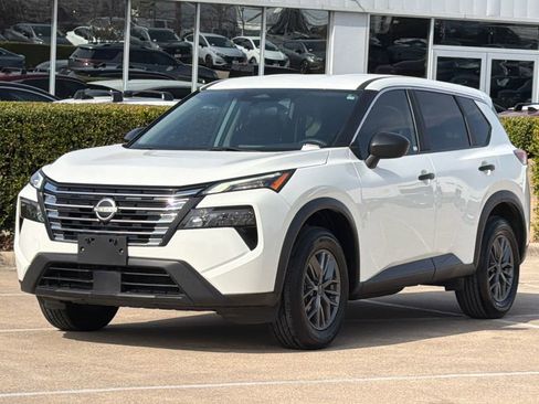 Used 2024 Nissan Rogue S image 3