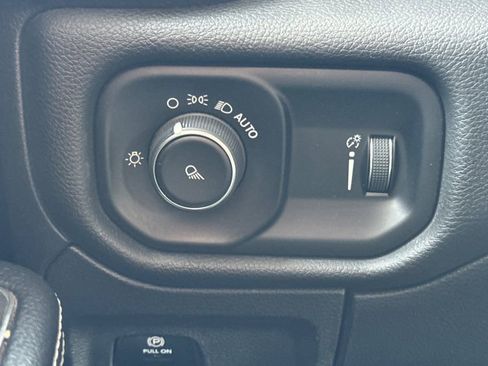 Used 2024 RAM 1500 Laramie image 38