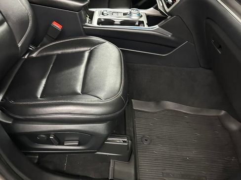 Used 2021 Ford Explorer XLT w/ Equipment Group 202A image 40