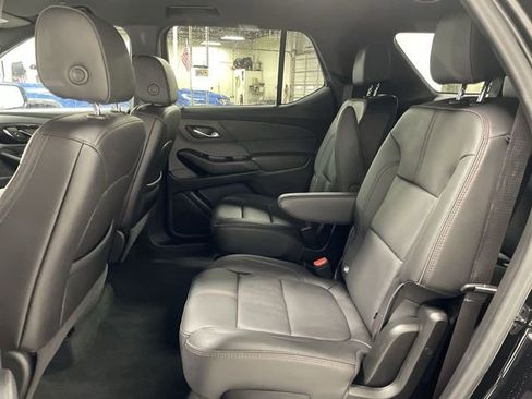 Used 2023 Chevrolet Traverse RS FWD image 23
