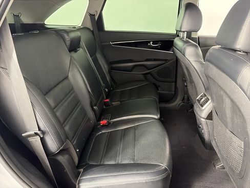 Used 2019 Kia Sorento EX AWD/4WD image 27