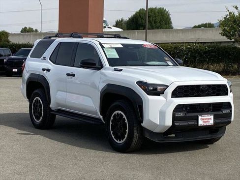 Certified 2026 Toyota 4Runner TRD Off-Road Premium AWD/4WD image 44