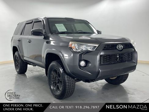 Used 2015 Toyota 4Runner SR5 image 4