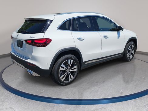 New 2026 Mercedes-Benz GLA 250 4MATIC image 5