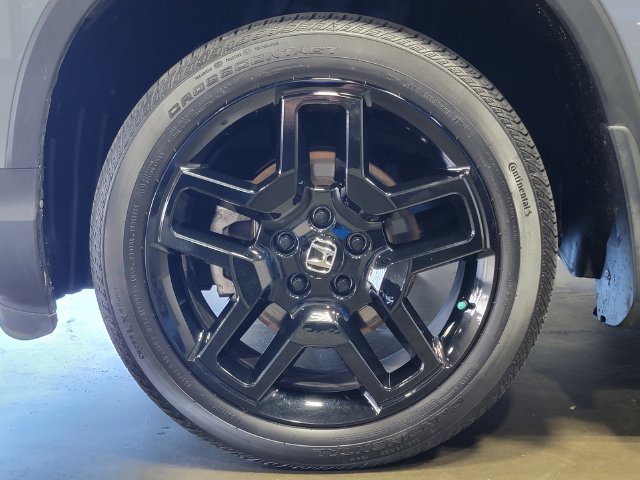 Certified 2025 Honda Passport Black Edition image 9