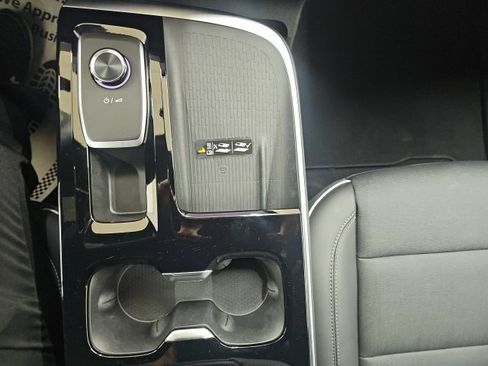 Used 2025 Buick Enclave Preferred image 9